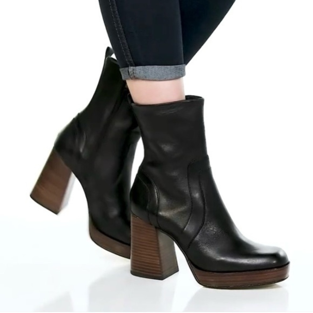 Steve Madden Edson Leather Bootie in Black Sz 8.5